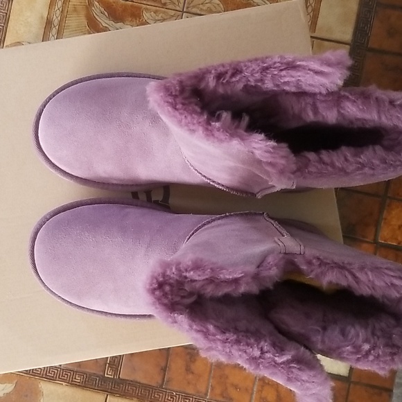 NIB Purple UGGS - Picture 7 of 12
